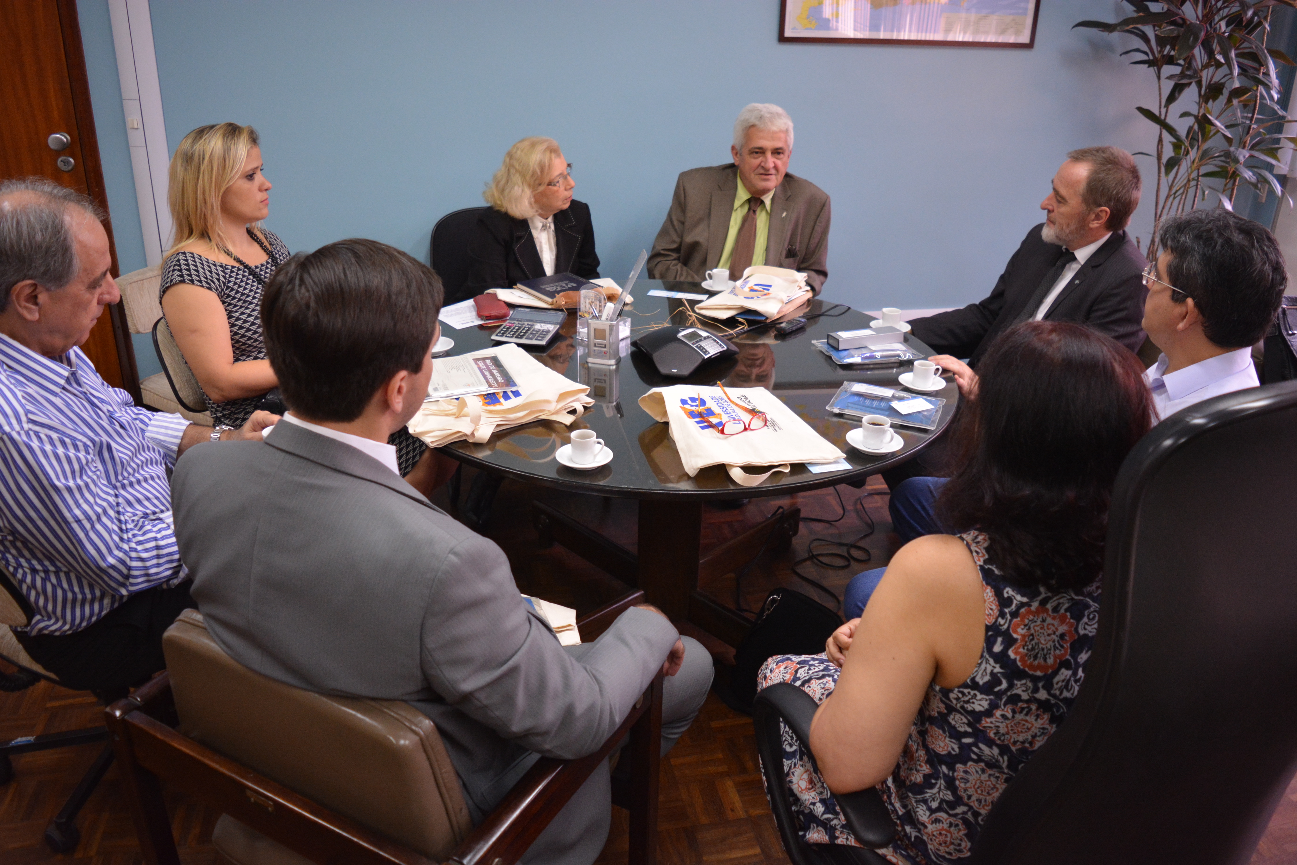 Comitiva da Universidade de Gois em Reunio com a reitoria da UERJ